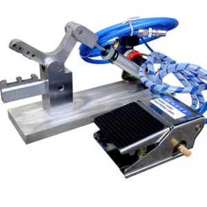 Τοποθετήστε το εσωτερικό καλώδιο στη θήκη νυχιών από πλαστικό σύρμα