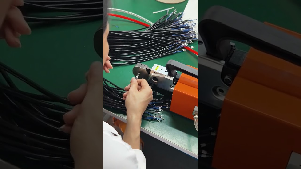 Αβίαστη Πτύχωση Τερματικών Σωλήνα 0,25-10 mm² – Τετράγωνη ή Εξάγωνη Πτύχωση #εργοστάσιο #μηχανή