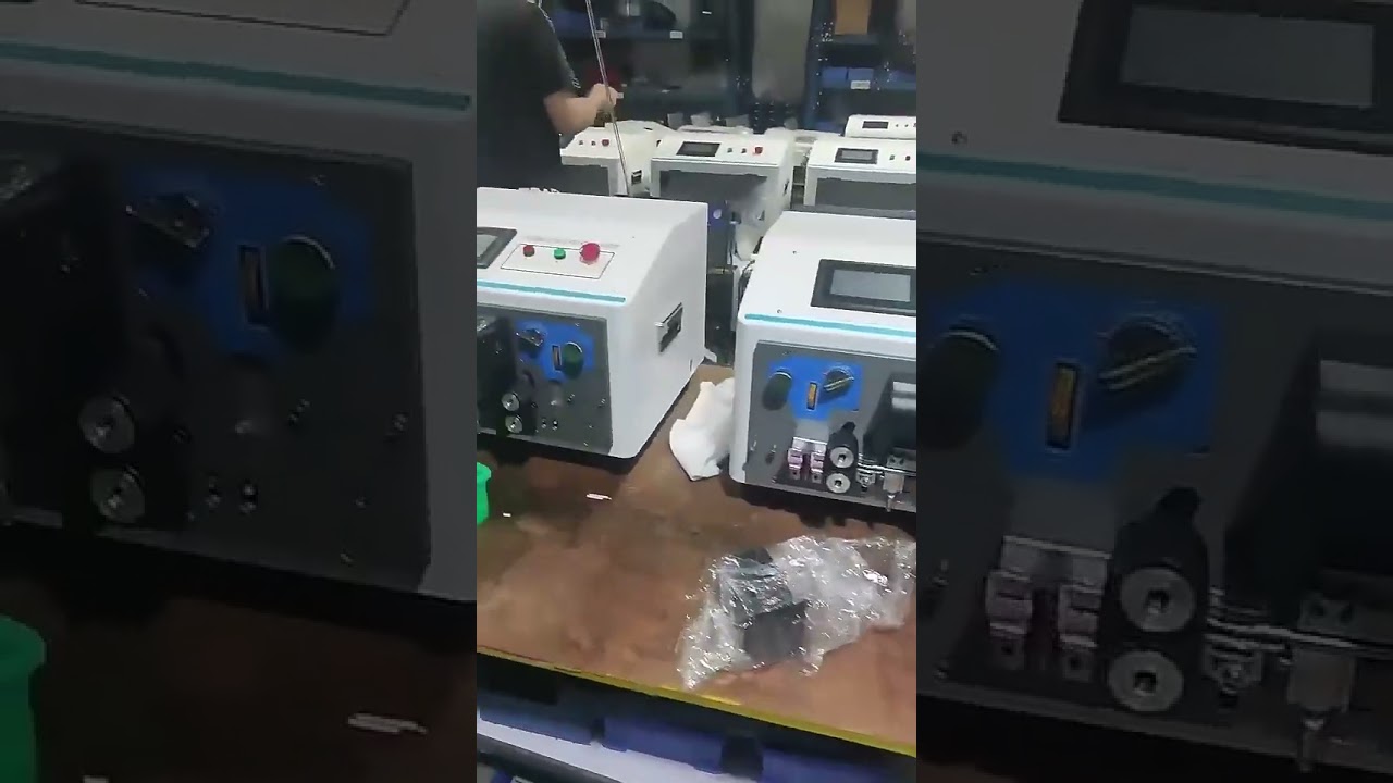 Πλήρως Αυτόματη Μηχανή Απογύμνωσης Καλωδίων Υψηλής Ταχύτητας για Στρογγυλά Καλώδια 10mm² – Αφαίρεση Εσωτερικού & Εξωτερικού Μονωτικού Στρώματος