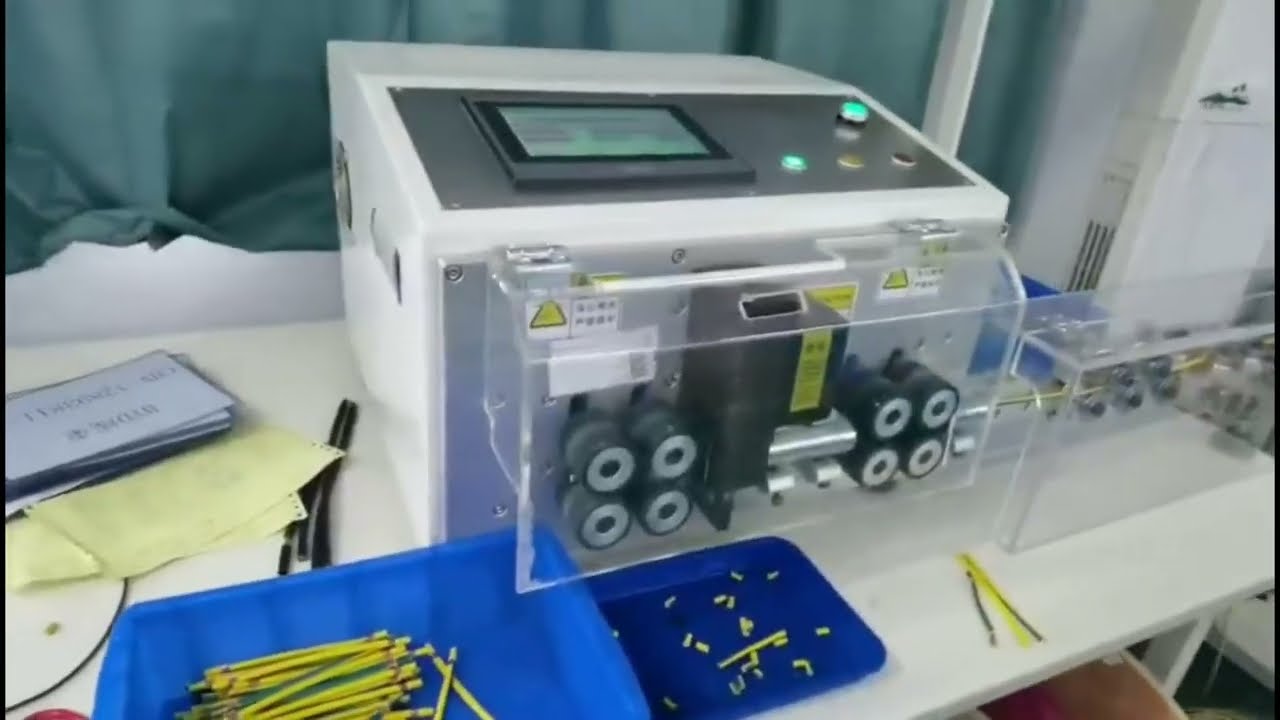 Πλήρως Αυτόματο Μηχάνημα Κοπής και Απογύμνωσης Καλωδίων Πολλαπλών Πυρήνων 6-70 τετραγωνικών mm